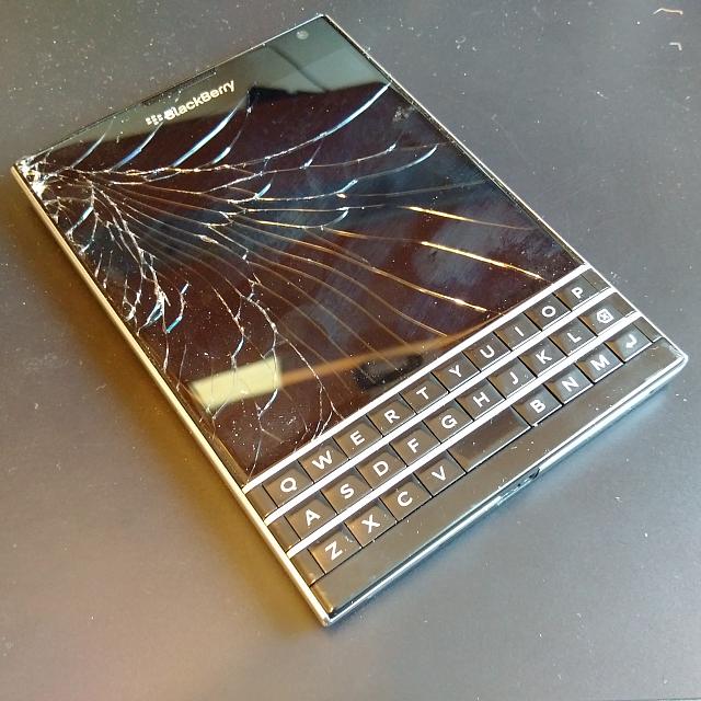Một địa chỉ thay màn hình BlackBerry uy tín tại TpHCM mot-dia-chi-thay-man-hinh-blackberry-uy-tin-tai-tphcm